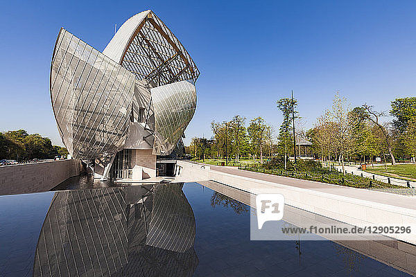 France  Paris  Bois de Boulogne  Fondation Louis Vuitton  Art Museum  Architect Frank Gehry