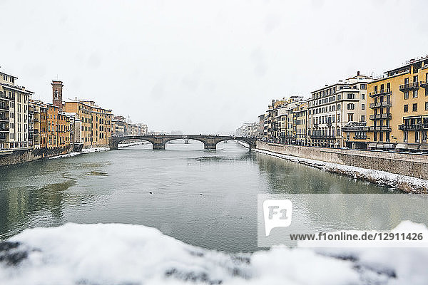 Italy  Florence  view to Ponte Santa Trinita in winter