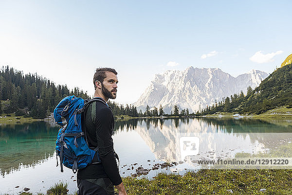 Austria  Tyrol  Hiker with backpack  hiking at Lake Seebensee