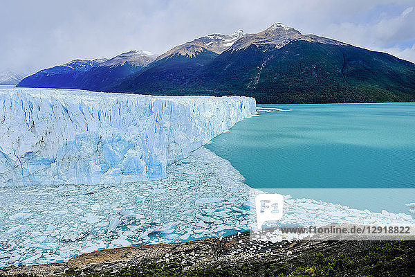 Blick auf den Perito-Moreno-Gletscher  Los Glaciares-Nationalpark  El Calafate  Provinz Santa Cruz  Argentinien
