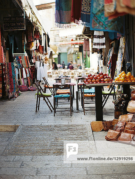Straße mit Marktständen in der Altstadt von Jerusalem  Israel