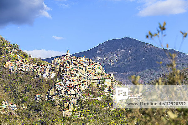 Dorf Apricale  Provinz Imperia  Ligurien  Italien