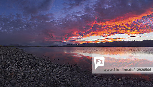 Lake Pukaki at sunset  South Island  New Zealand  Pacific