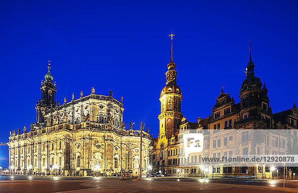 Dresdner Kathedrale (Kathedrale zur Heiligen Dreifaltigkeit)  Hausmannsturm  Altstadt  Dresden  Sachsen  Deutschland  Europa