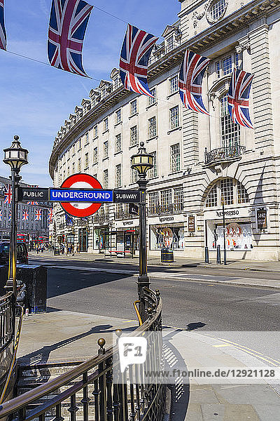 Gewerkschaftsfahnen in der Regent Street  London  W1  England  Vereinigtes Königreich