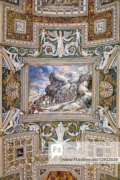 The painted ceiling in the gallery of Maps  Vatican Museum  UNESCO World Heritage Site  Vatican City  Rome  Lazio  Italy