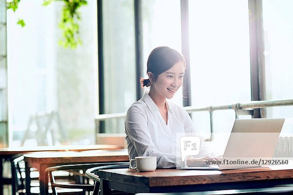 Business woman use the computer
