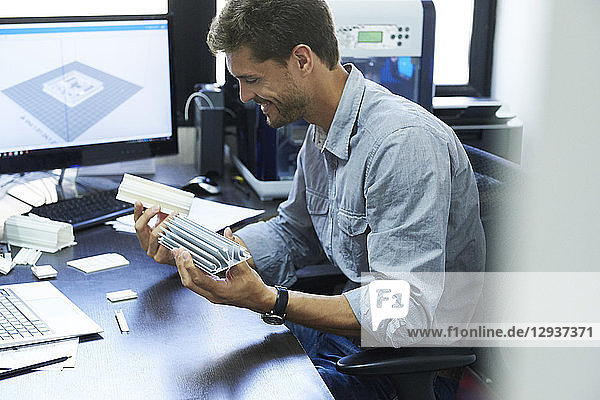 Aluminium,Ansicht,arbeiten,Arbeitswelt,berühren,Bildschirm