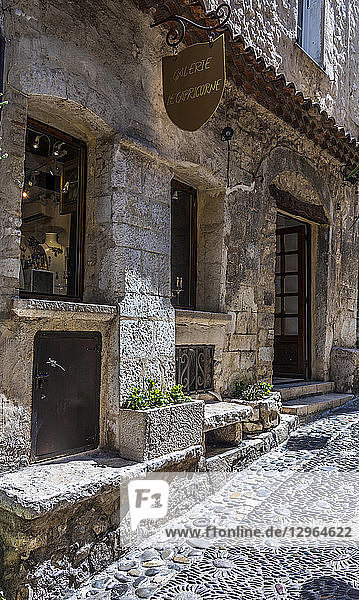 Frankreich  Provence-Alpes-Cote-d'Azur  Alpes-Maritimes  Galerie Le Capricorne in Saint-Paul-de-Vence (Plus Beaux Villages de France  Liste der schönsten Dörfer Frankreichs)