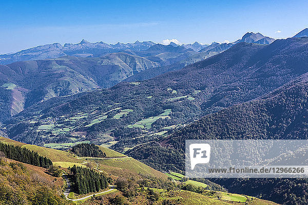 Frankreich  Pyrenees Atlantiques  Baskenland  Iraty-Massiv  Blick vom Col de Bagardi (Bergpass)