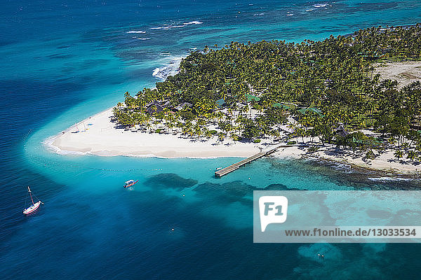 Blick auf Palm Island  Die Grenadinen  St. Vincent und die Grenadinen  Westindische Inseln  Karibik