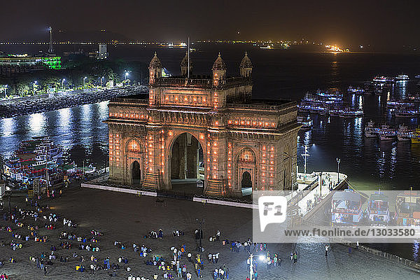 Das Gateway of India  Denkmal zum Gedenken an die Landung von König Georg V. und Königin Mary im Jahr 1911  Mumbai  Maharashtra  Indien