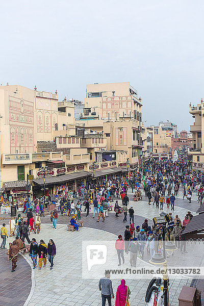 Heritage Street  einzige Fußgängerstraße zum Goldenen Tempel  Amritsar  Punjab  Indien