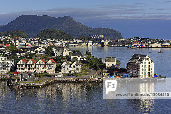 Bezirk Slinningen auf der Insel Hessa  Stadt Alesund  Bezirk More og Romsdal  Norwegen  Skandinavien