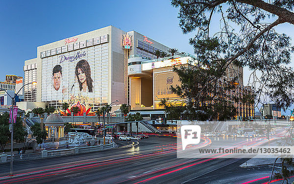Flamingo Casino und Verkehr  The Strip  Las Vegas Boulevard  Las Vegas  Nevada  Vereinigte Staaten von Amerika  Nordamerika