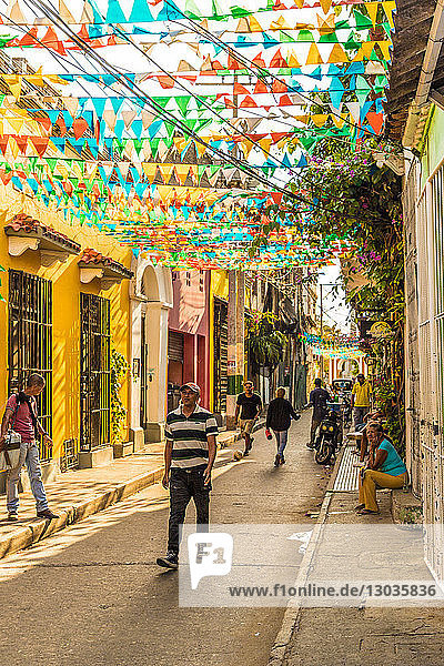 A typically colourful street scene in Getsemani in Cartagena  Colombia  South America