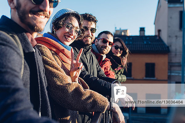 Freunde auf Städtereise, Mailand, Italien