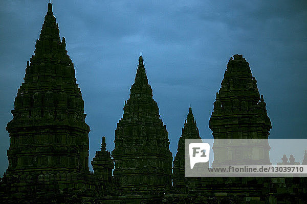 Niedrigwinkelansicht des Prambanan-Tempels gegen den Himmel