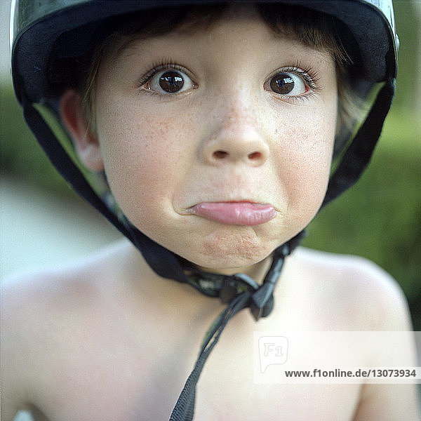 Bildnis eines Jungen mit Helm