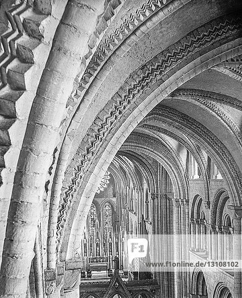 Ein Diapositiv mit Laterna Magica um 1900. Religiöse Dias Dachbögen der Kathedrale von Durham mit Hahnentrittmuster.