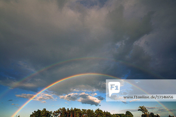 Regenbogen bei Slagerstad Öland Götaland Schweden Europa