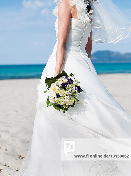 bride holding bridal bouquet