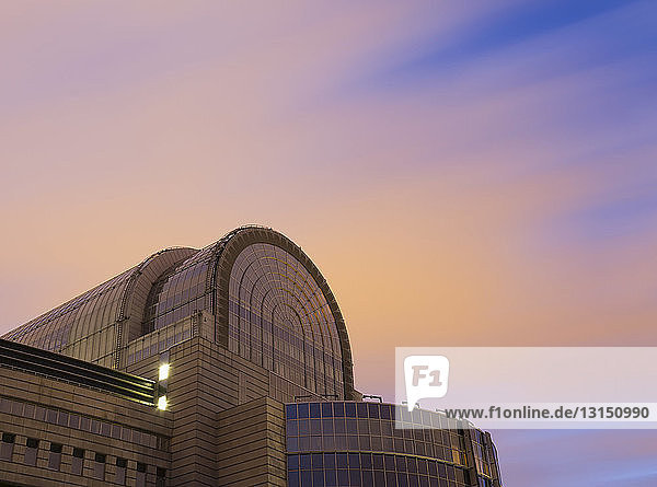 Gebäude des Europäischen Parlaments bei Nacht  Espace Leopold  Brüssel  Belgien