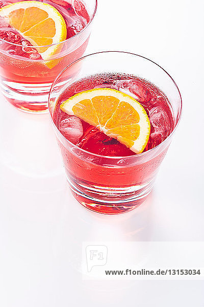 Nahaufnahme von fruchtigen Cocktails