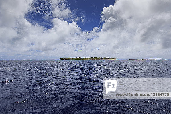 Blick auf das Meer und das Palmerston-Atoll  Cook-Inseln
