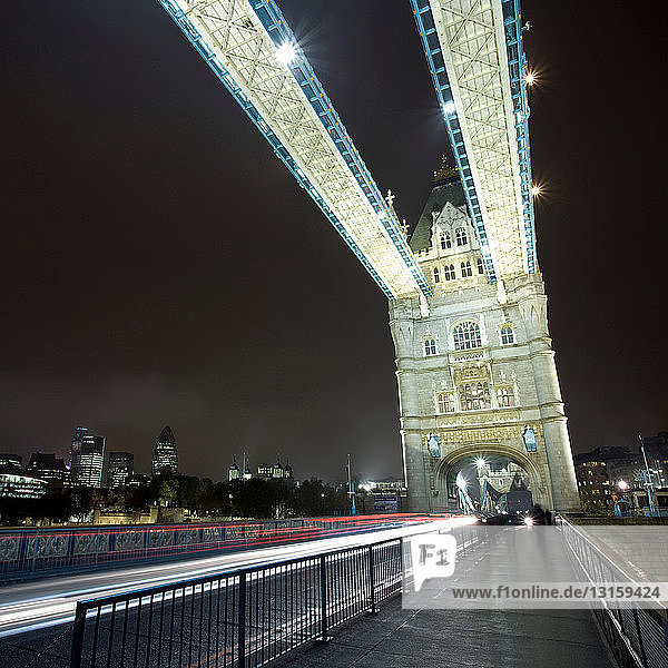 Tower Bridge und Innenstadt  London