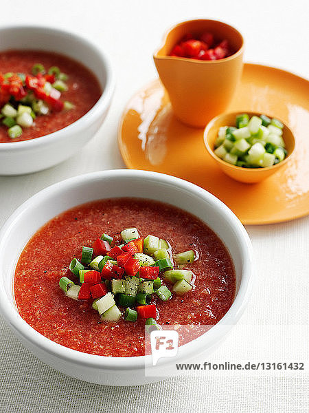 Schüssel Suppe mit Gemüse
