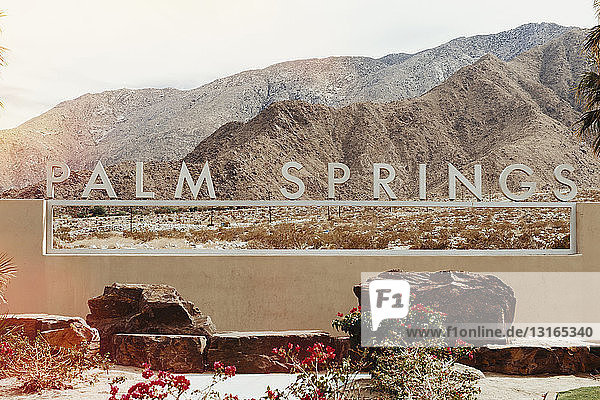 Palm Springs-Schild an der Wand  Palm Springs  Kalifornien  USA