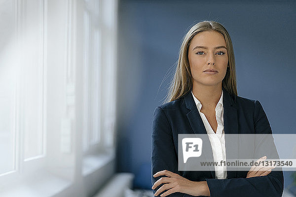 Porträt einer jungen Geschäftsfrau