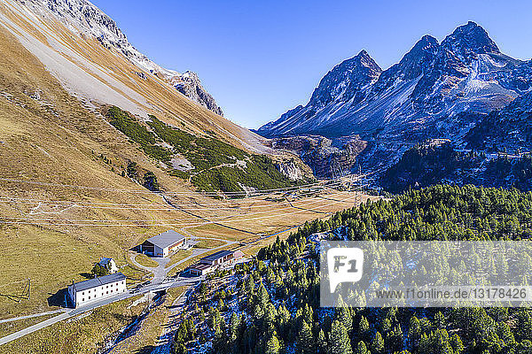 Schweiz  Graubünden  Albulatal  Albulapassstrasse  Luftaufnahme