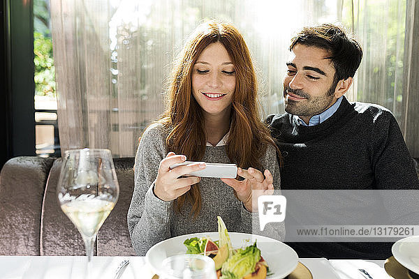 2,2 Menschen,20 - 30 Jahre,20 bis 30,25 - 30 Jahre,25 bis 30