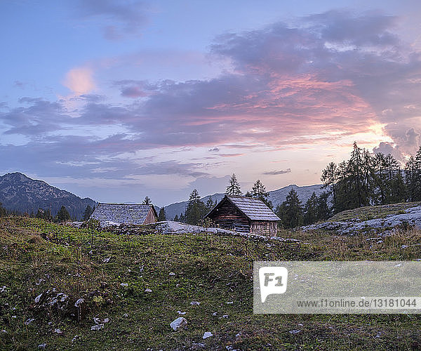Österreich  Ausseer Land  Holzhütten in den Bergen