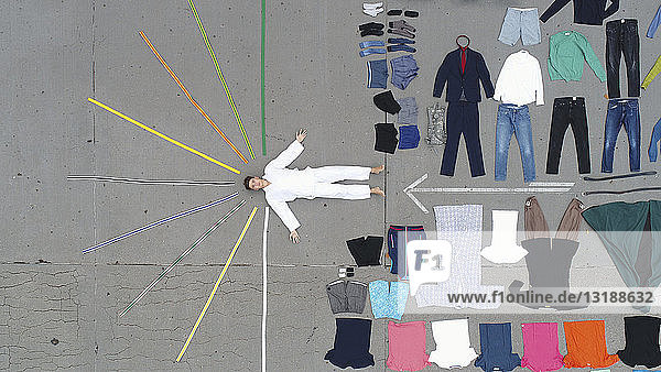 Knolling von Teenager und Kleiderschrank