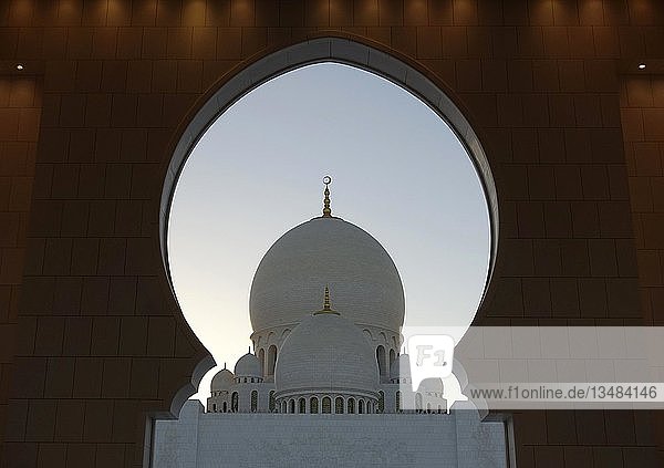 Sheikh Zayed Mosque  Abu Dhabi  United Arab Emirates  Asia