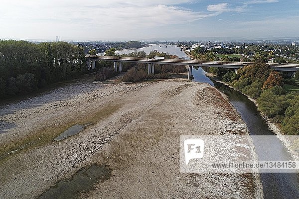 Niedrigwasser Rheinarm zwischen Bendorf und der Insel Graswerth  Drohnenaufnahme  Bendorf  Rheinland-Pfalz  Deutschland  Europa