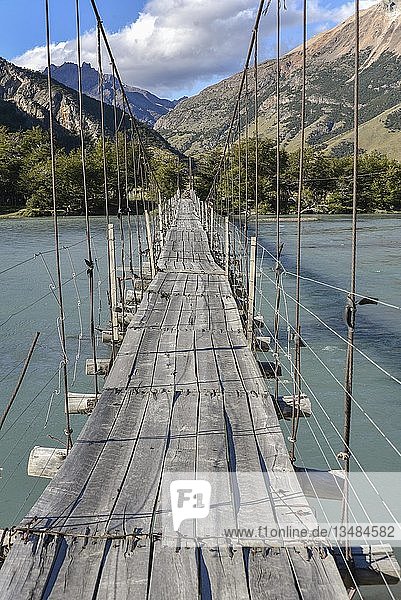 Hängebrücke am Cerro Fitz Roy Nationalpark Los Glaciares El Chaltén Provinz Santa Cruz Patagonien Argentinien Südamerika