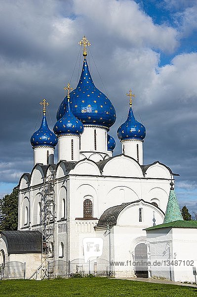 Russisch-orthodoxe Kirche  Kathedrale der Geburt der Jungfrau  Unesco-Weltkulturerbe  Suzdal  Russland  Europa