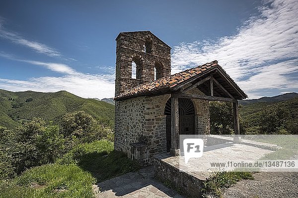 Kapelle Ermita de San Miguel  Gemeinde Camaleño  Picos de Europa  Kantabrien  Spanien  Europa