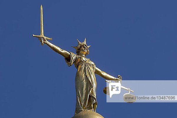 Statue of Justitia at Old Bailey  Central Criminal Court  Central Criminal Court  London  United Kingdom  Europe