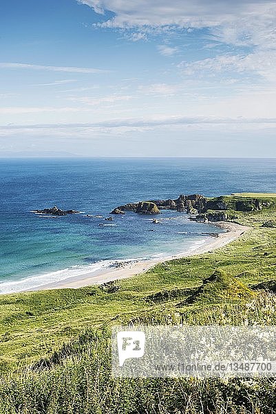 Whitepark Bay  Bucht mit Sandstrand  County Antrim  Nordirland  Vereinigtes Königreich  Europa