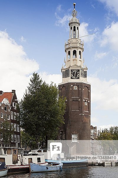 Der Montelbaanstoren-Turm an der Waalseilandsgracht  Amsterdam  Niederlande  Europa