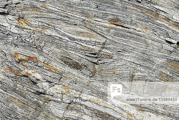Querschnitt und Struktur von Lewis-Gneis  Lewisian  metamorphes Gestein  ältestes Gestein in Europa  Äußere Hebriden  Isle of Lewis  Schottland  Vereinigtes Königreich  Europa