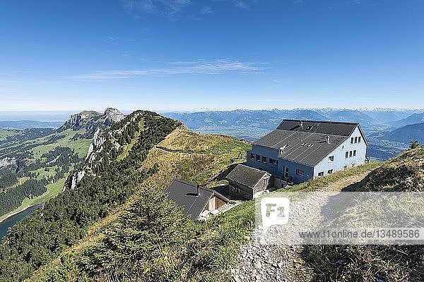 Das Berggasthaus auf dem Staubern  1750m  Kanton Appenzell Innerrhoden  Schweiz  Europa