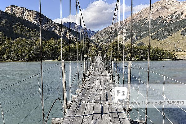 Hängebrücke am Cerro Fitz Roy Nationalpark Los Glaciares El Chaltén Provinz Santa Cruz Patagonien Argentinien Südamerika
