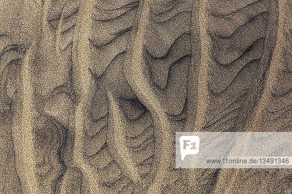 Wellenmuster  Strukturen im Sand am Sandstrand  Playa del Ingles  Gran Canaria  Kanarische Inseln  Spanien  Europa