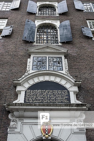 Detail einer Fassade  altes Bankhaus im historischen Zentrum  Amsterdam  Nordholland  Niederlande